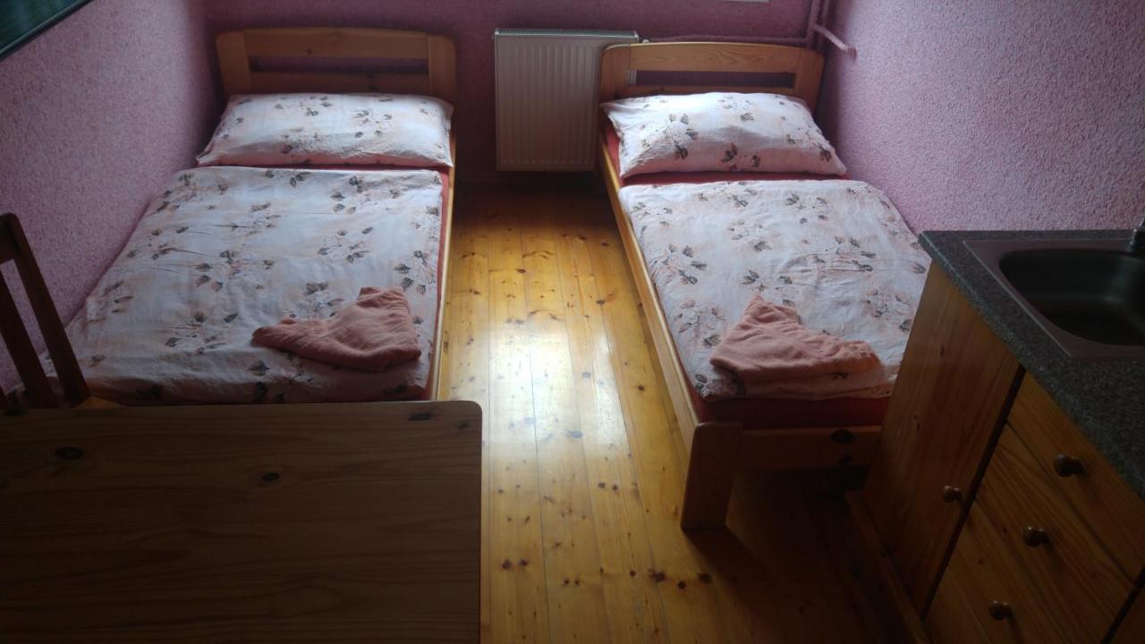 Penzion Apartmany Becov Becov nad Teplou Exterior photo